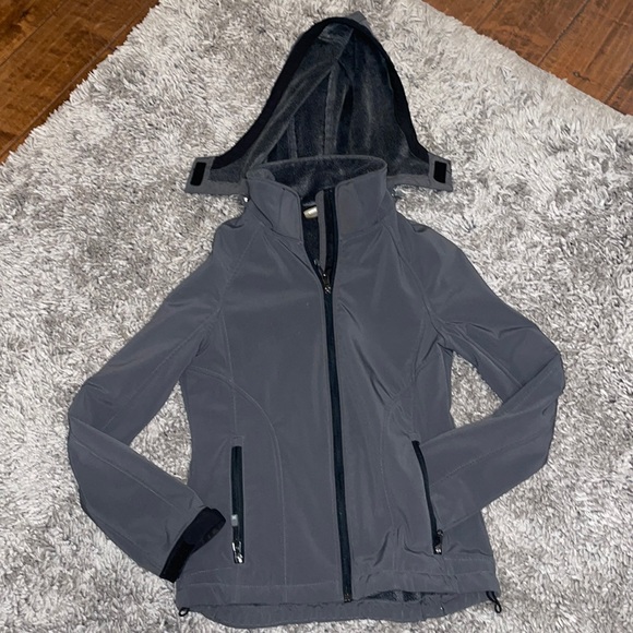 Xersion Weather proof / water proof jacket - Picture 4 of 10